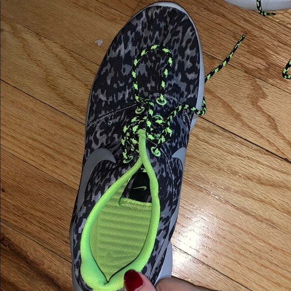 Nike running sneakers - Picture 2 of 3